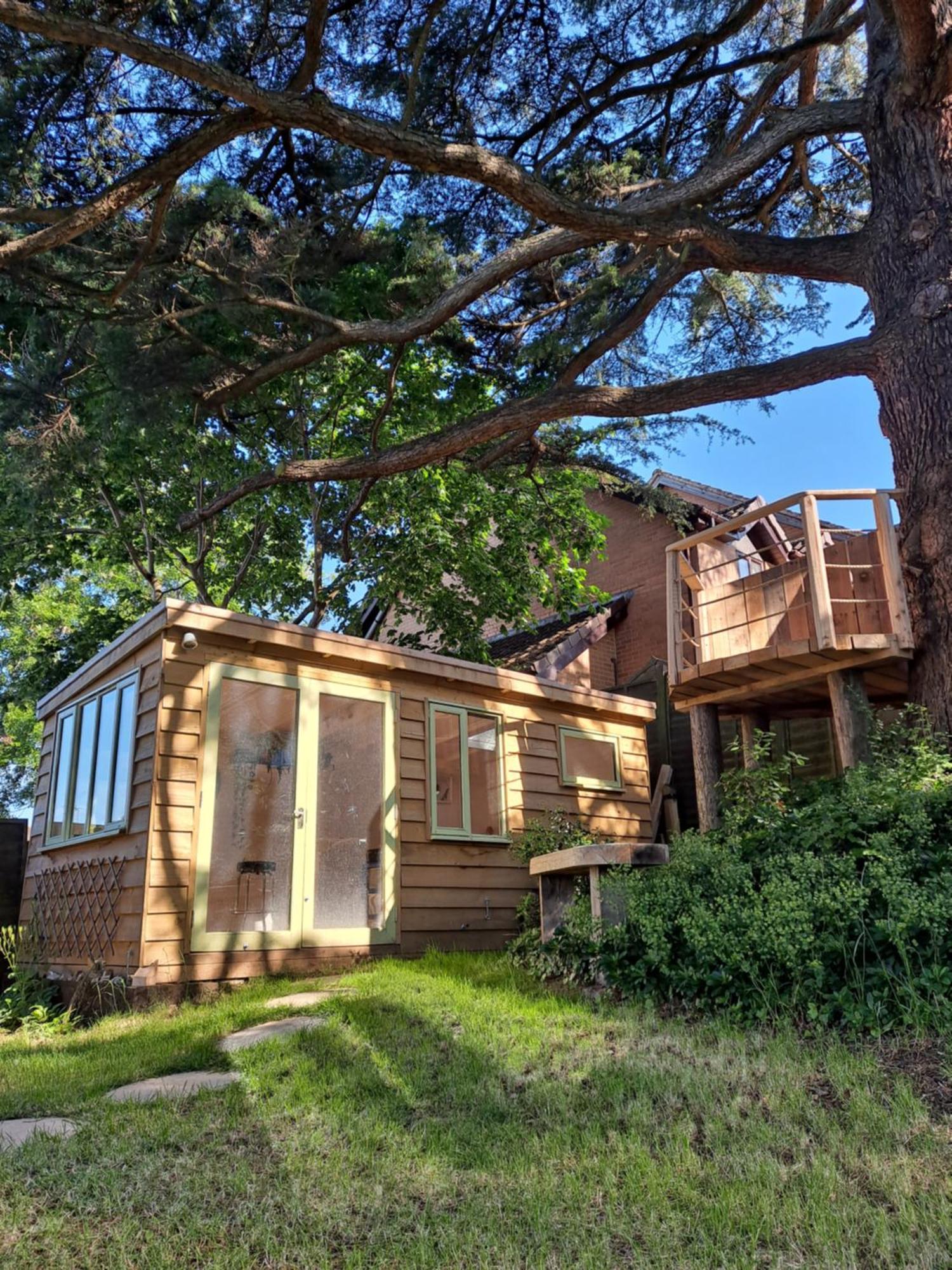 Cheltenham Studio Apartment Exterior photo