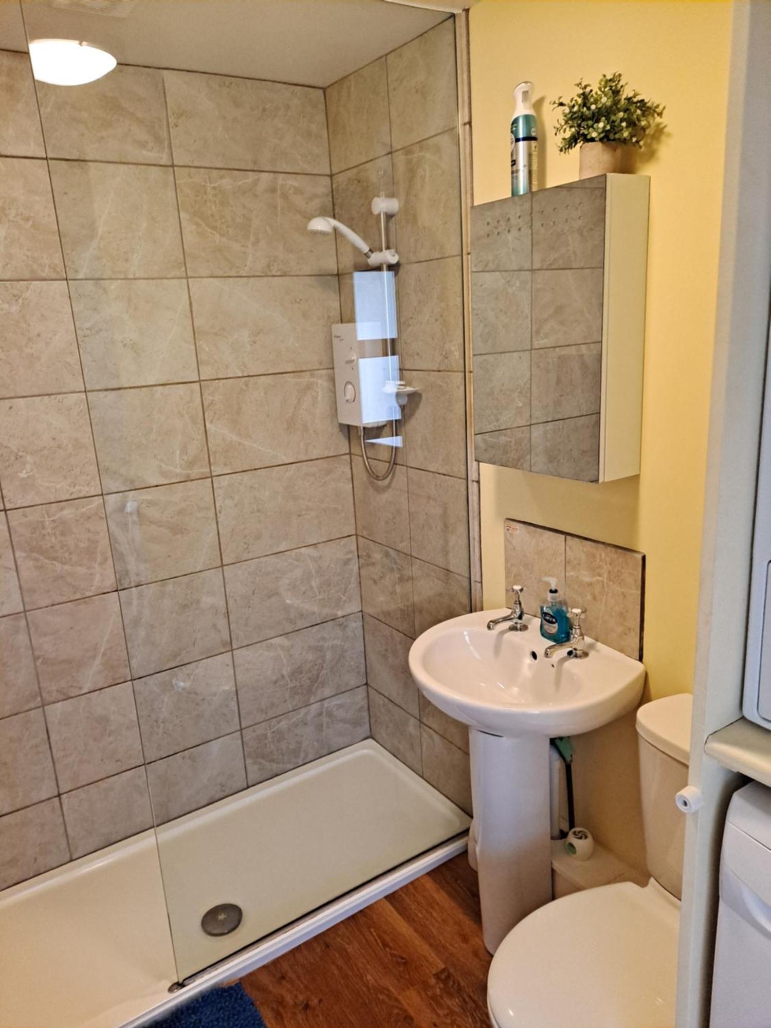 Cheltenham Studio Apartment Exterior photo